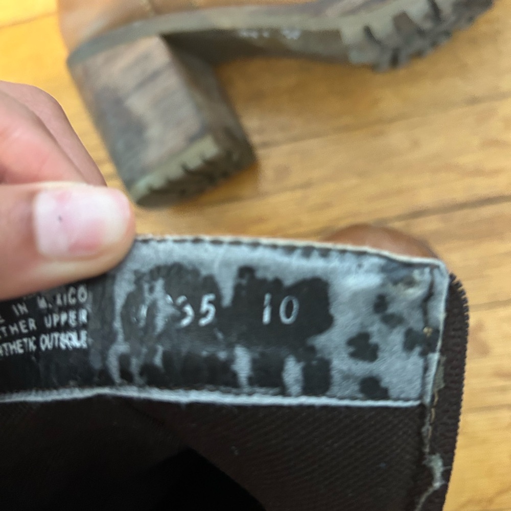 VINTAGE LEATHER BOOTS - Picture 3 of 3